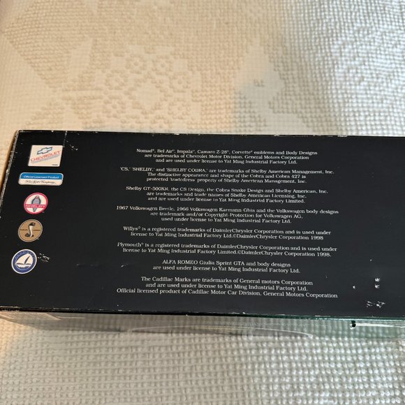 Road Signature Deluxe Collection 1959 Chevrolet Impala Black Edition Diecast Car - Picture 12 of 14